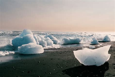 Understanding Nude Culture in Iceland: A Traveler’s Insight